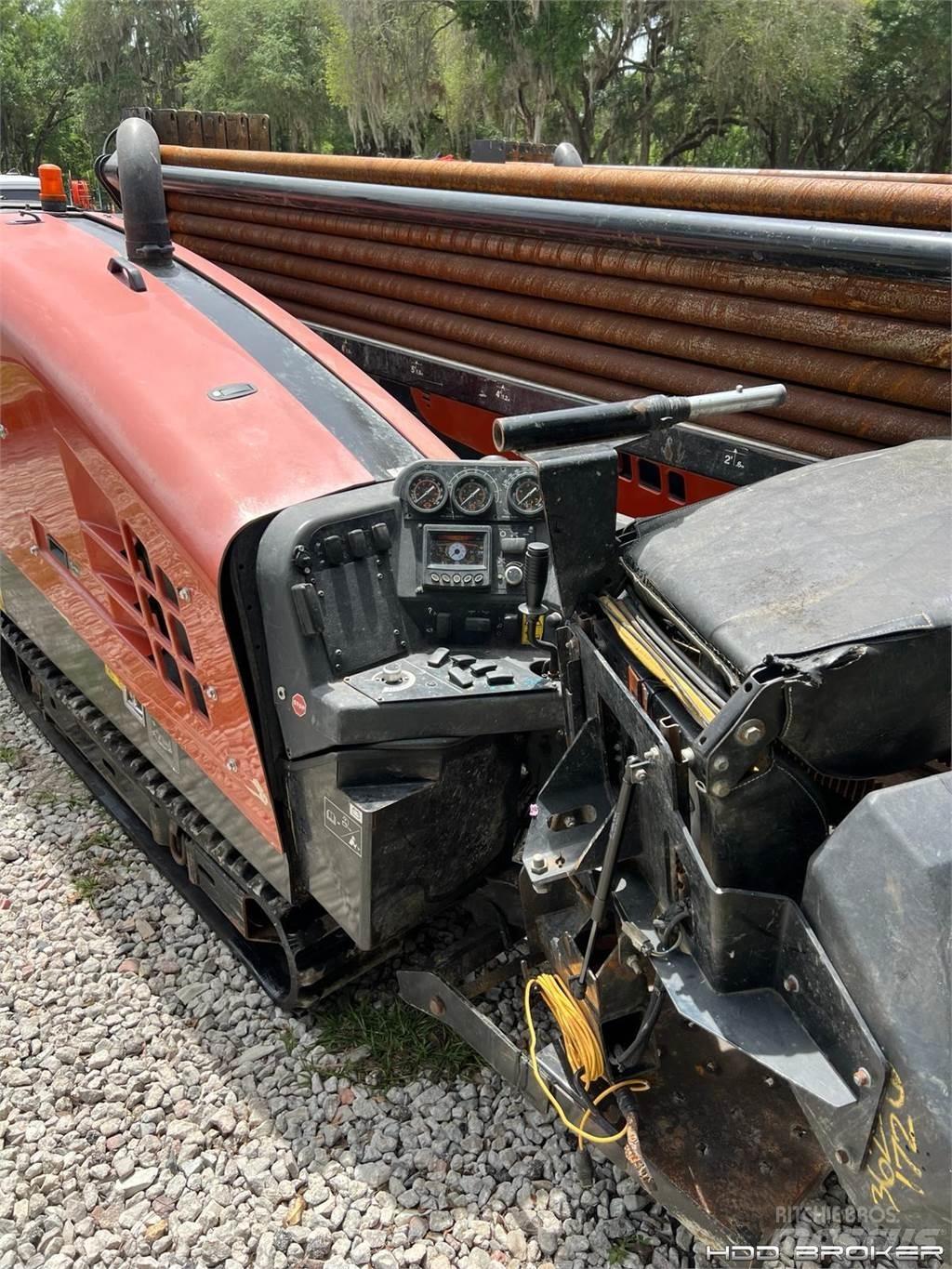 Ditch Witch JT20 水平掘削リグ