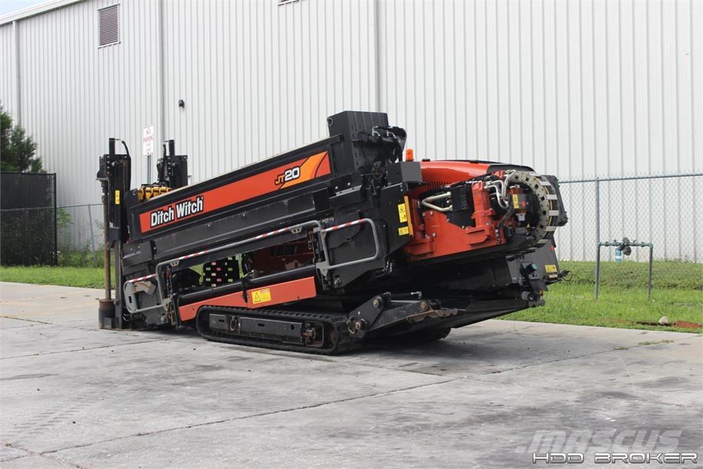 Ditch Witch JT20 水平掘削リグ