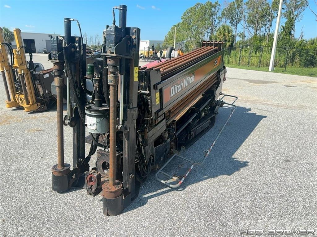 Ditch Witch JT20 水平掘削リグ