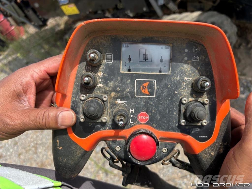 Ditch Witch JT24 水平掘削リグ