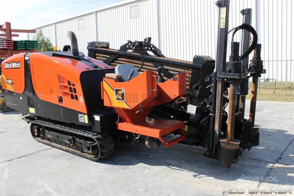 Ditch Witch JT25 水平掘削リグ