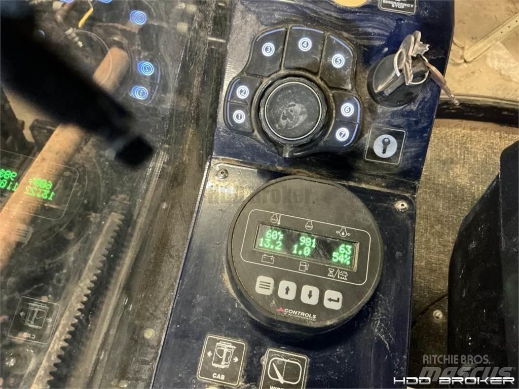 Universal UNI 25 水平掘削リグ