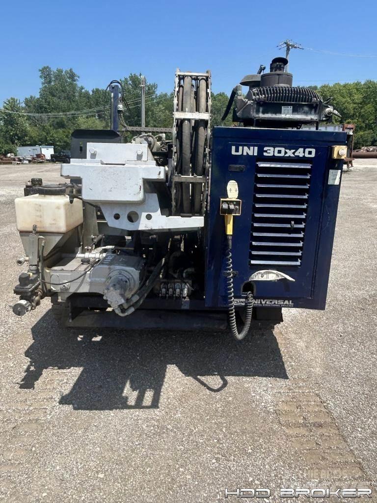 Universal UNI 30x40 水平掘削リグ