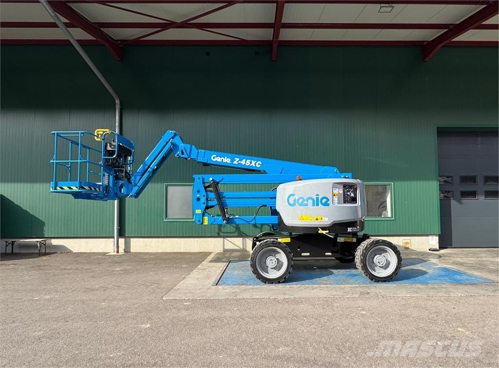 Genie Z-45 XC ブームリフト　屈伸型