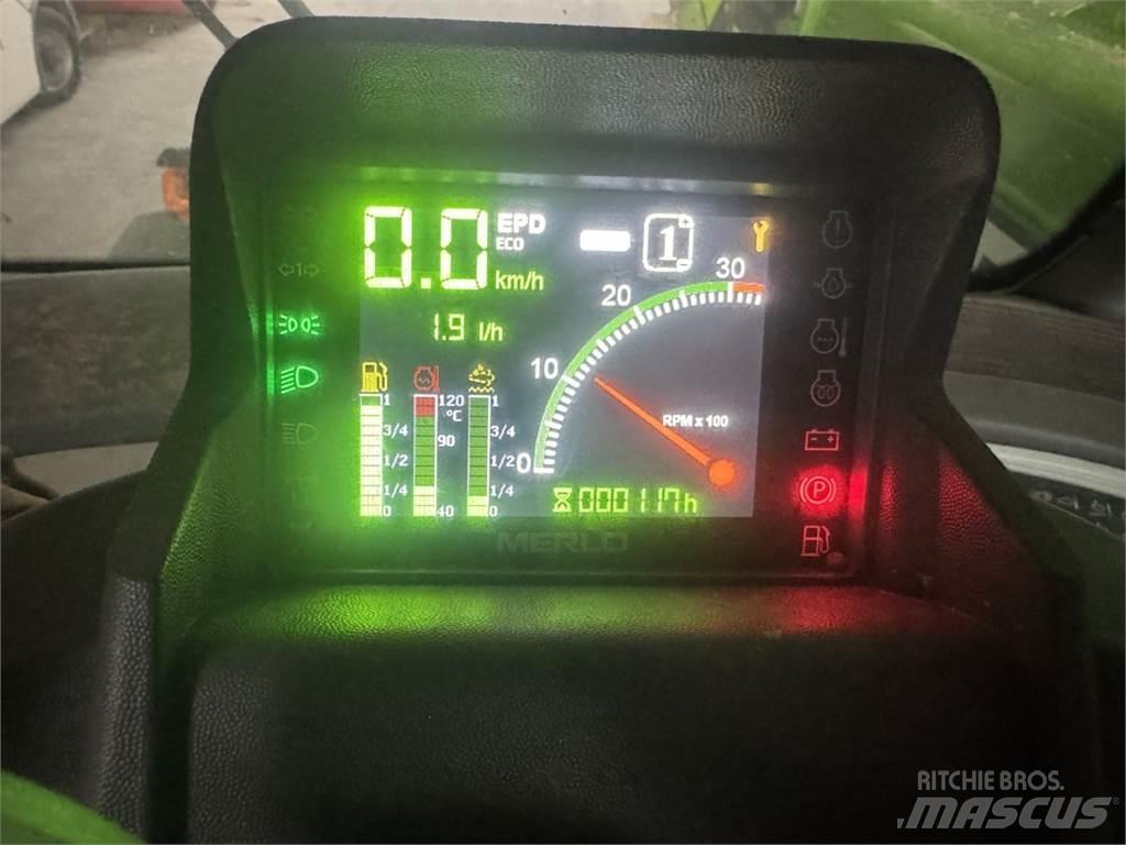 Merlo TF38.10 TT-136 テレスコーピックハンドラー