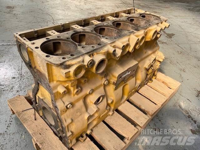CAT C-13 エンジン