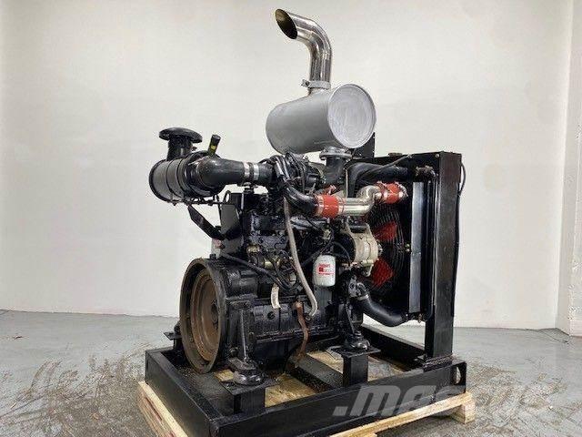 Cummins 4BT3.9 エンジン