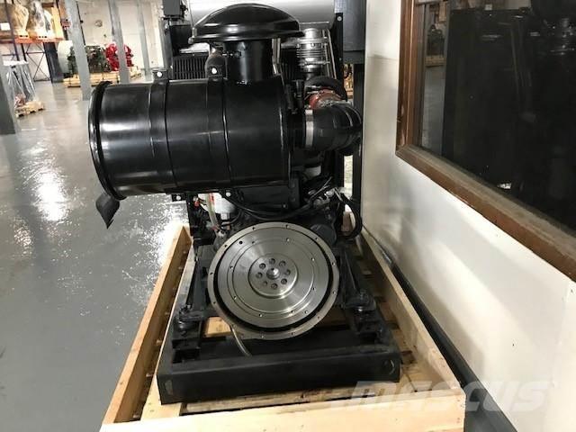 Cummins 6CTA 8.3 エンジン
