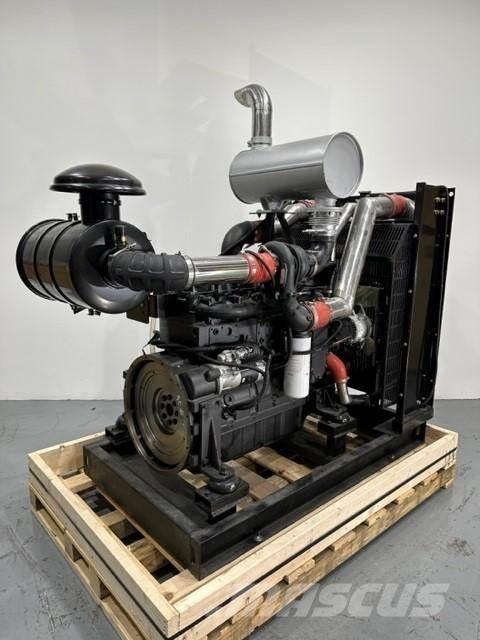 Cummins 6CTA 8.3 エンジン