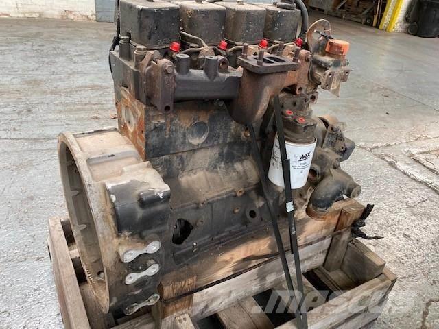 Cummins B4.5 エンジン