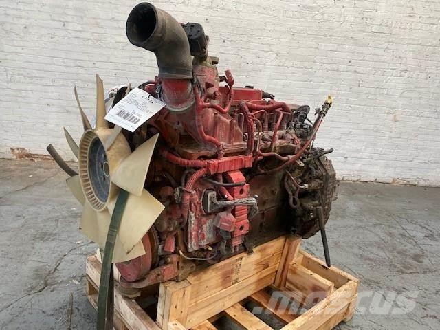 Cummins ISB6.7 エンジン
