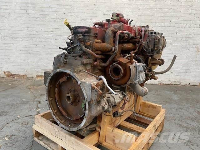 Cummins ISB6.7 エンジン