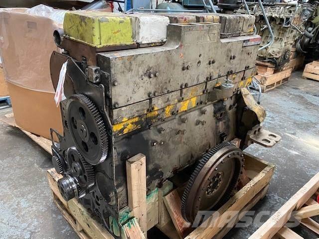 Cummins KT19 エンジン