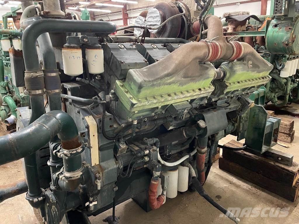 Cummins QSK45 エンジン