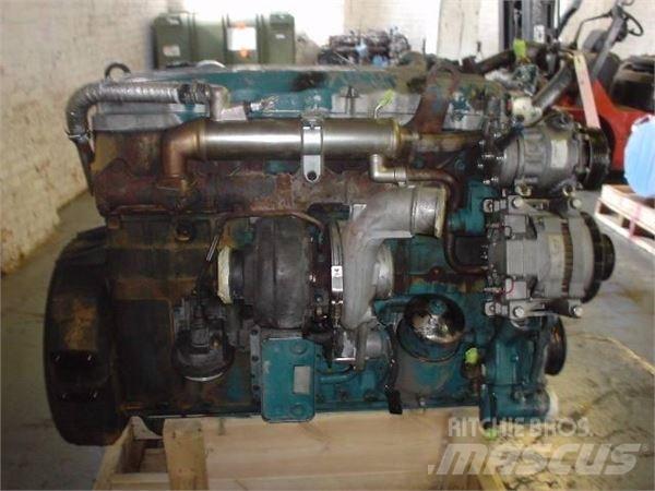 International DT 466E エンジン