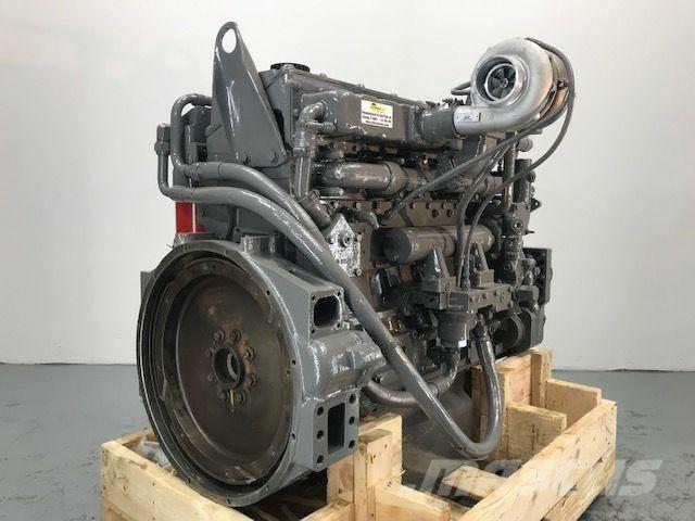 Komatsu M11-C エンジン