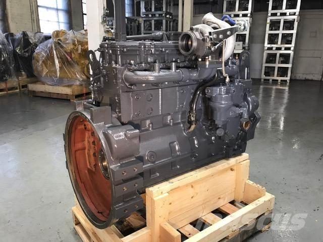 Komatsu MOST エンジン