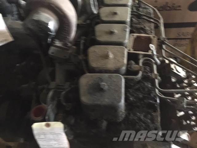 Komatsu SA6D102-1 エンジン