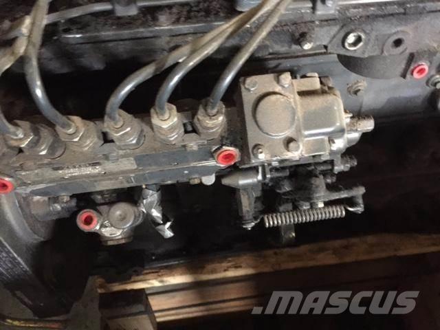 Komatsu SA6D102-1 エンジン