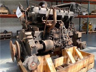 Komatsu SA6D125-2 エンジン