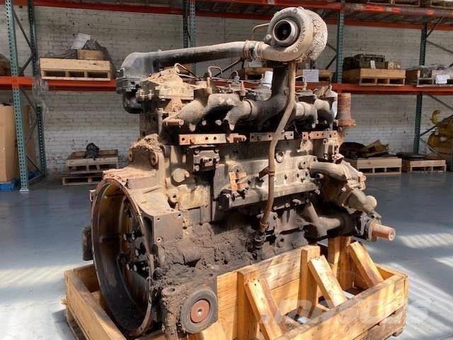 Komatsu SA6D125-2 エンジン