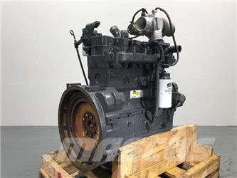 Komatsu SAA4D102E-2 エンジン