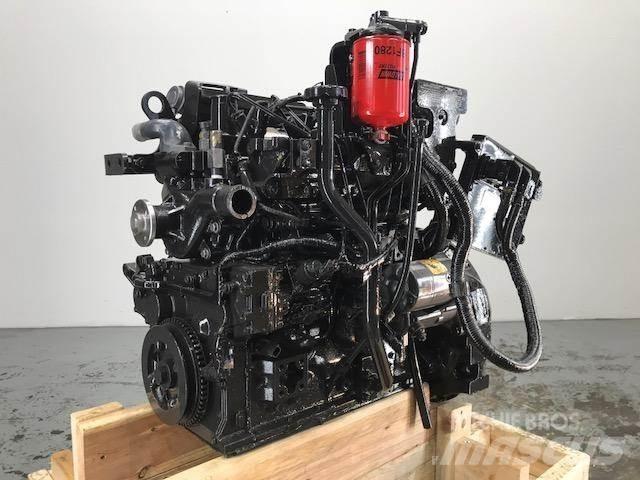 Komatsu SAA4D95-LE5 エンジン