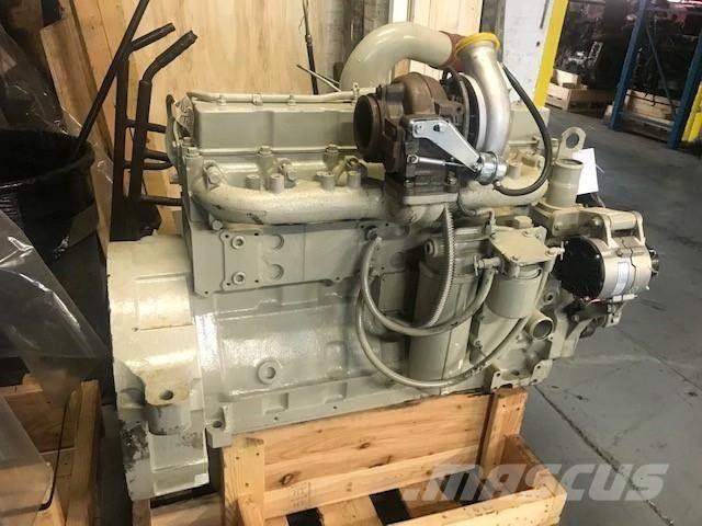 Komatsu SAA6D114-2 エンジン