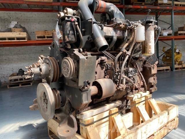 Komatsu SAA6D125E-2 エンジン