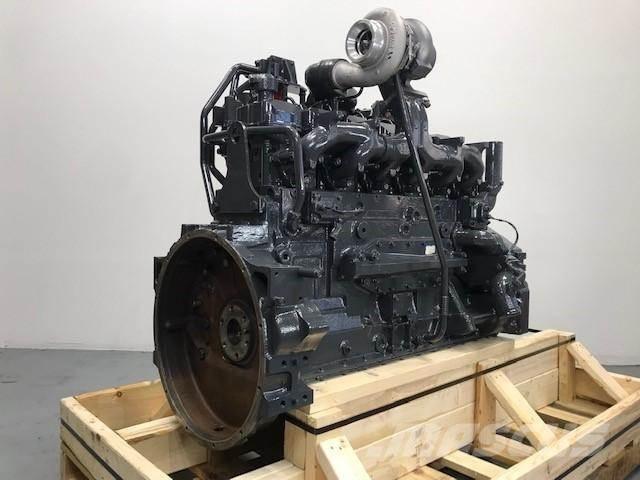 Komatsu SAA6D125E-3 エンジン