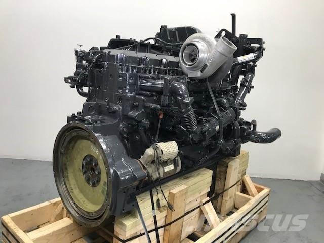 Komatsu SAA6D125E-5 エンジン