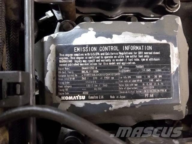 Komatsu SAA6D125E-6 エンジン