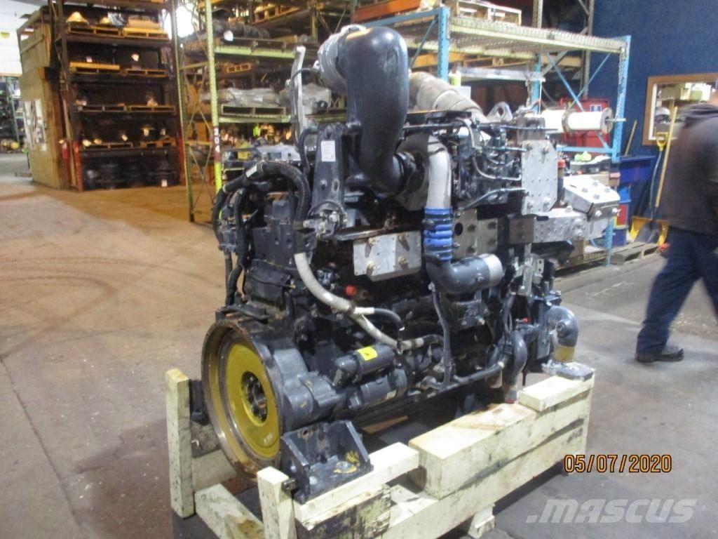 Komatsu SAA6D140E-6 エンジン
