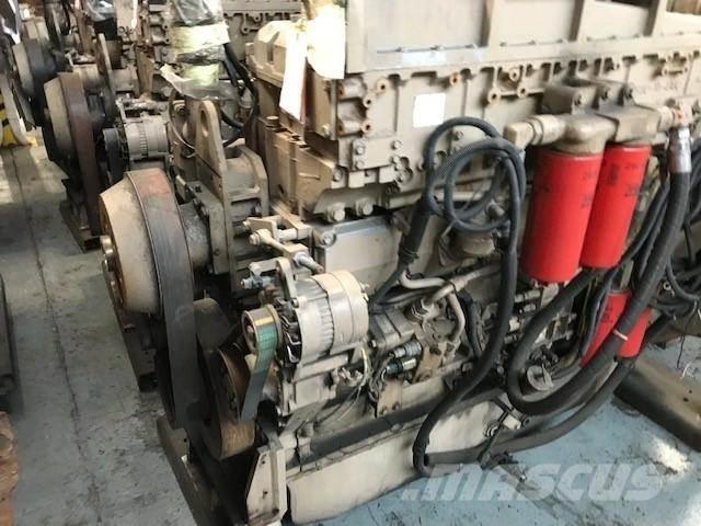 Komatsu SAA6D170E-3 エンジン