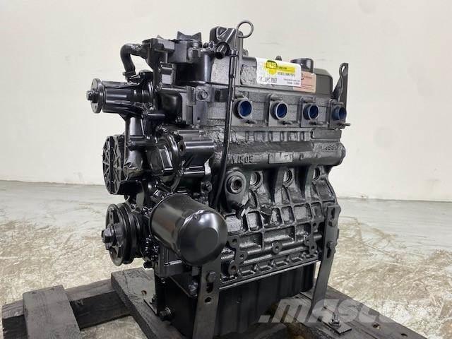 Kubota V1505 エンジン