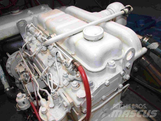 Perkins 4.236T エンジン