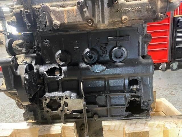 Yanmar 4TNV98 エンジン