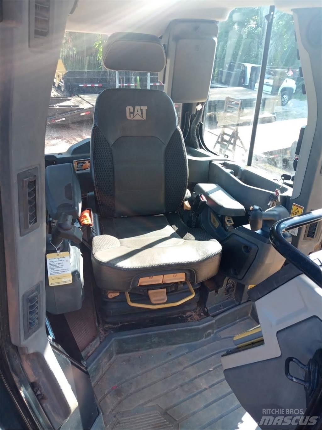 CAT D5 LGP 建設機械 -　その他