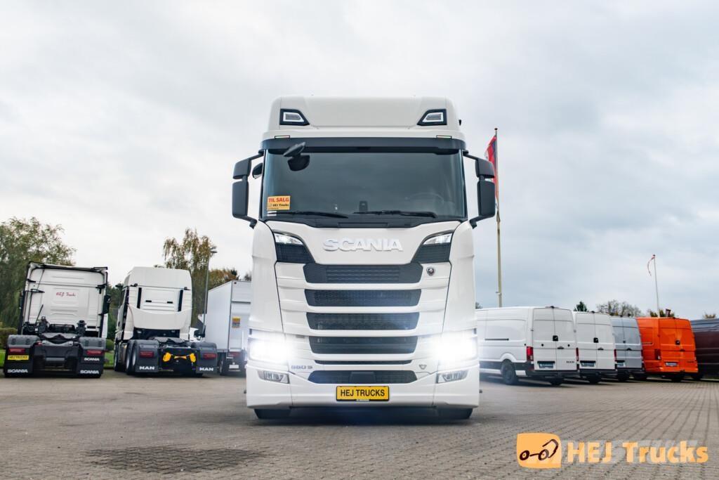 Scania S660 A6x2/4NB 中古トラクターヘッド | トレーラーヘッド