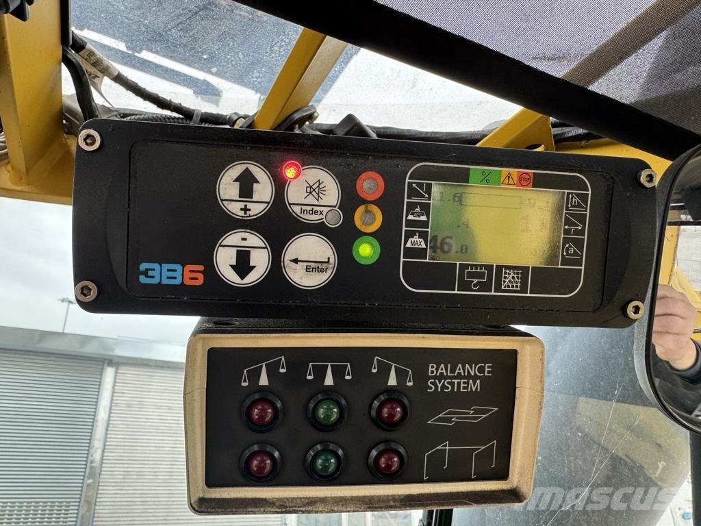 Hyster RS4633IH リーチスタッカー