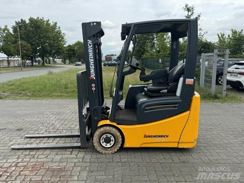 Jungheinrich EFG213 バッテリーフォークリフト