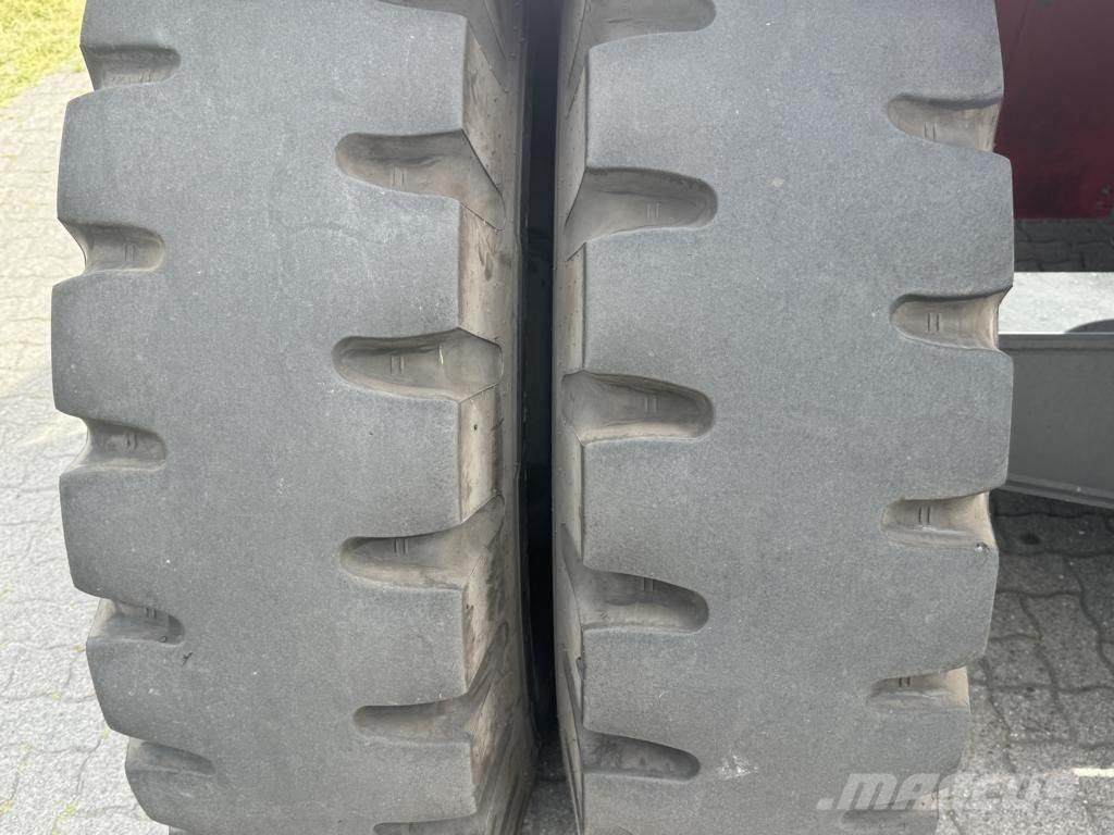 Kalmar DCG100-45ES7 コンテナハンドラー
