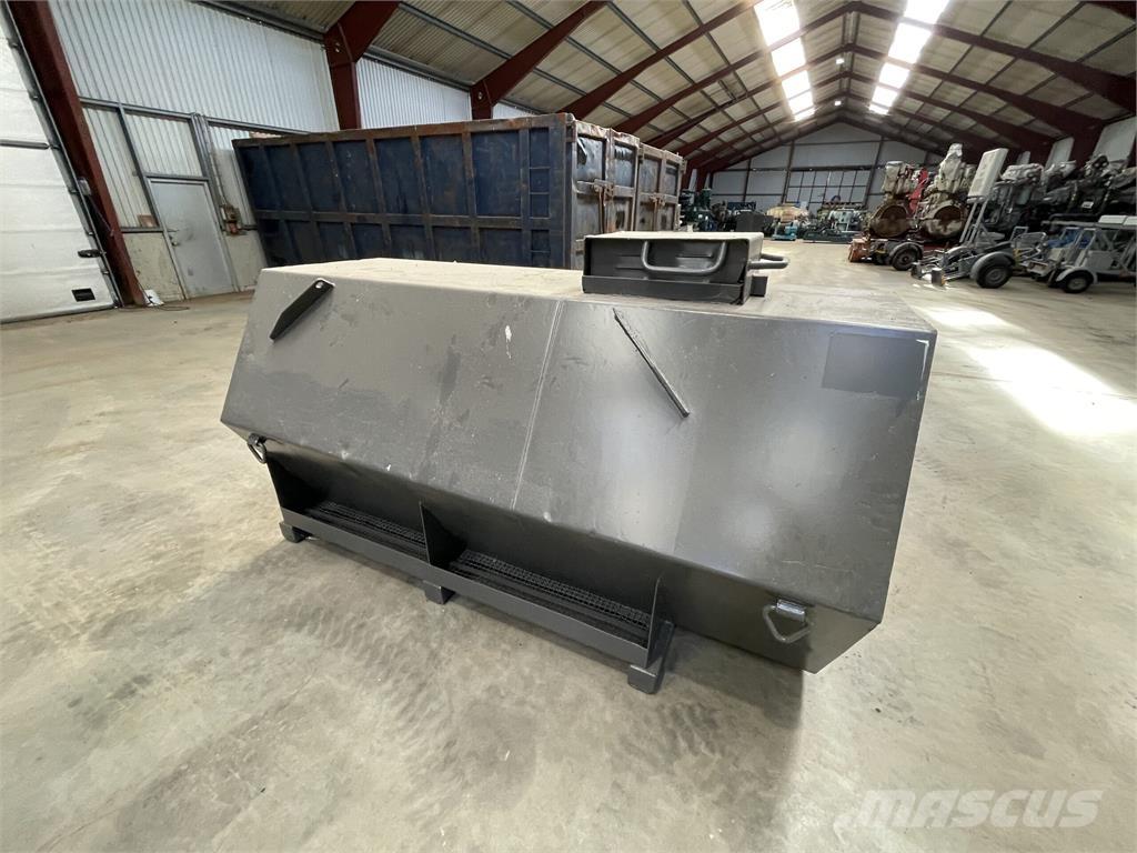  2000 ltr (ca) dieseltank その他部品