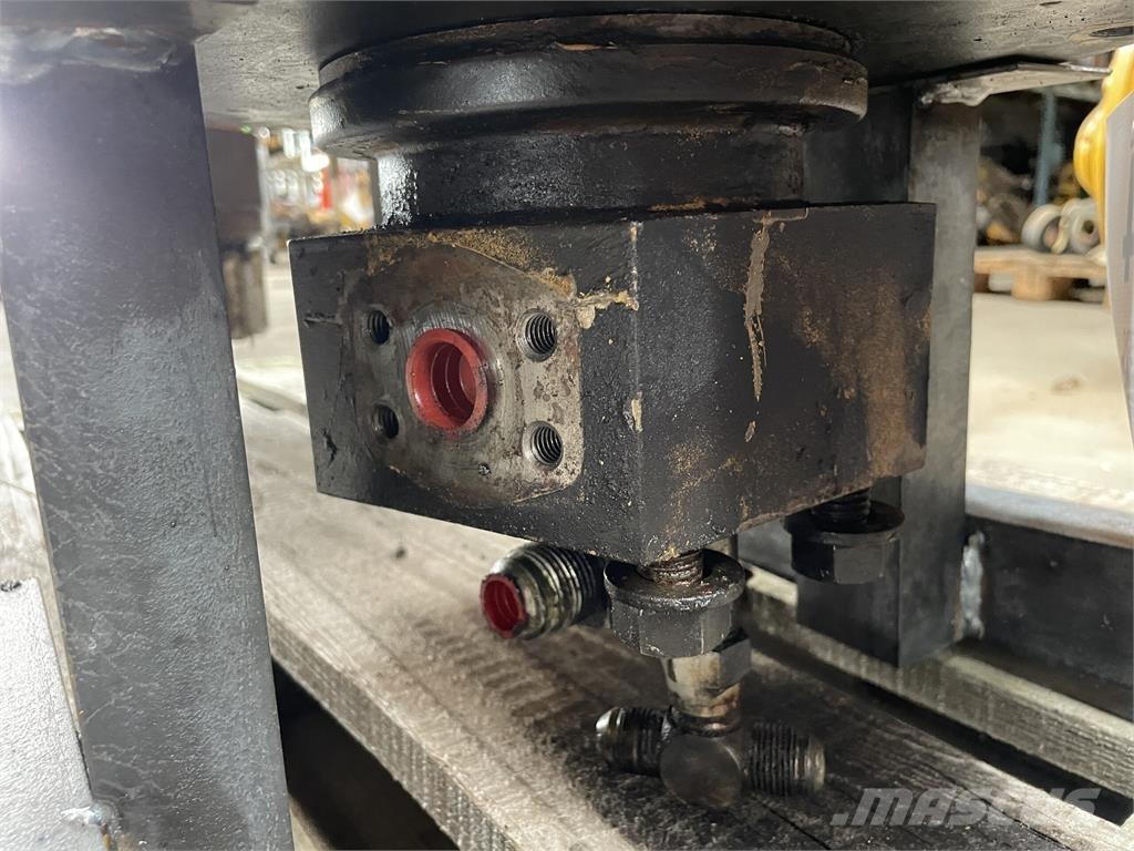 CAT 215LC svirvel 油圧機