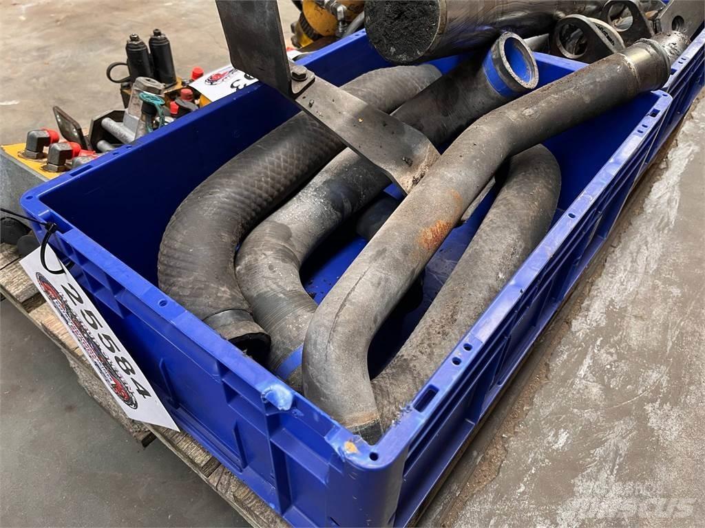 CAT 323D kølerslanger エンジン