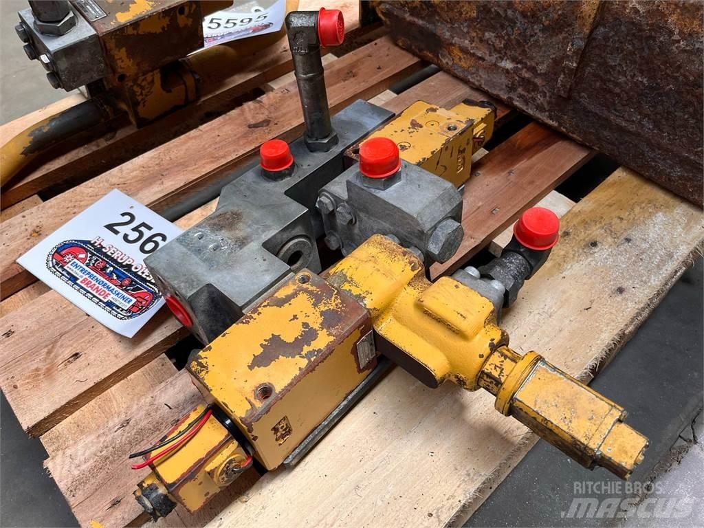 CAT 323D kontraventil 油圧機
