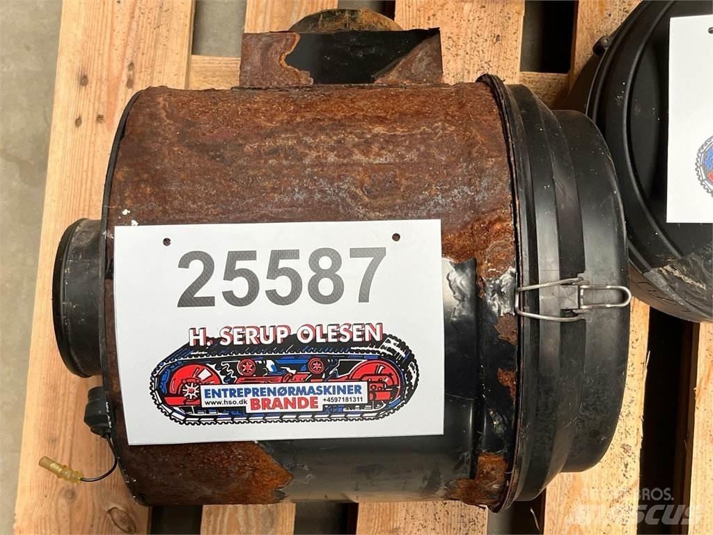 CAT 323D luftfilterhus 建設機械 -　その他