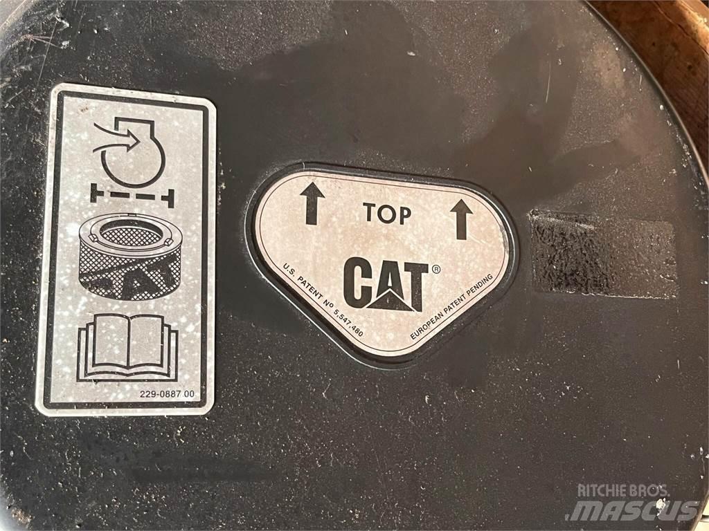 CAT 323D luftfilterhus 建設機械 -　その他