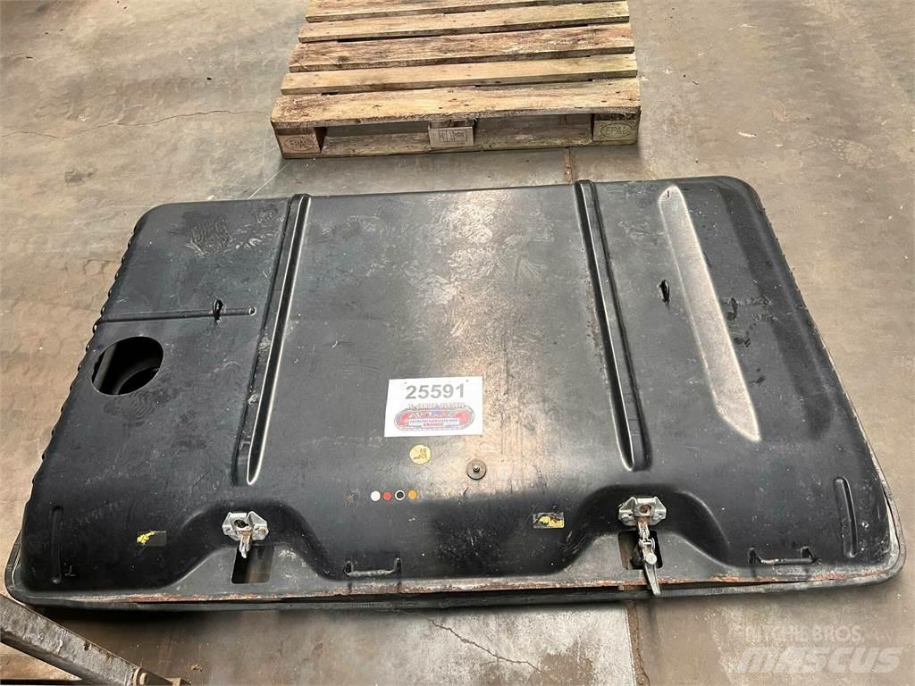 CAT 323D motorhjelm その他部品