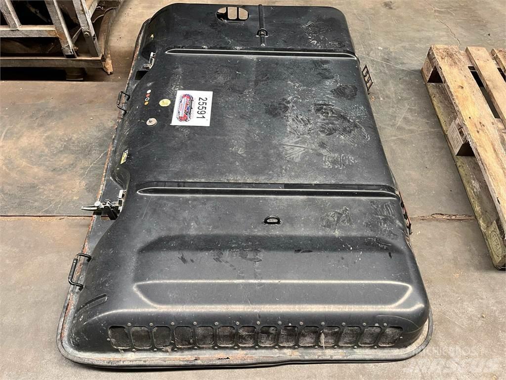 CAT 323D motorhjelm その他部品